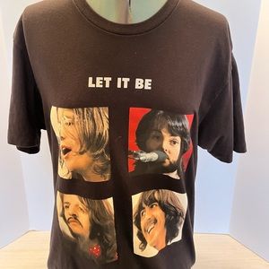 Beatles Let it Be shirt Sz M Black.
Very nice condition. Unisex